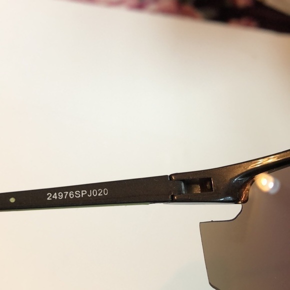 🏵2/$35🏵 Fashion Sunglasses - Picture 10 of 11